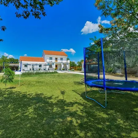 Grandma Marys Holiday home Tinj